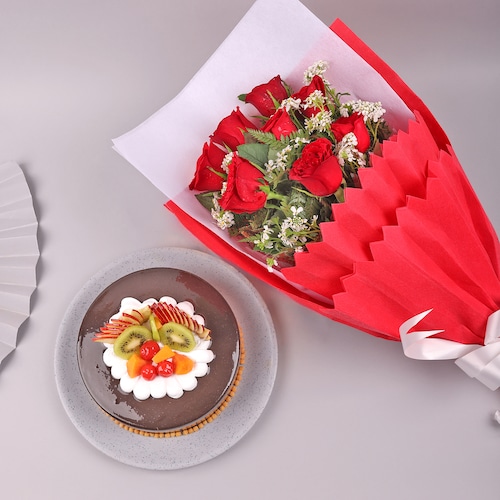 Buy Chocolate Delights Cake with Romantic Roses