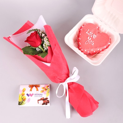 Mini Vanilla Cake with Red Rose
