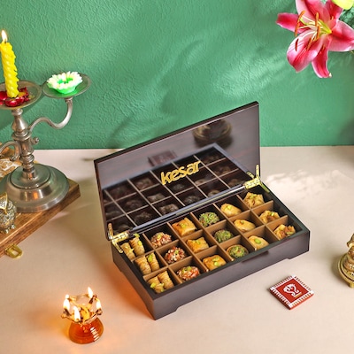 Ultimate Wooden Lacquer Baklava Box