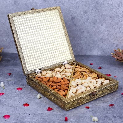 Premium Dryfruitss in Antique Box