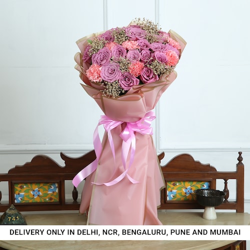 Buy Ravishing Roses with Carnations