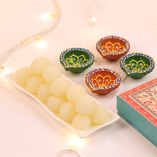 Buy 4 Diyas with Rasgulla Box