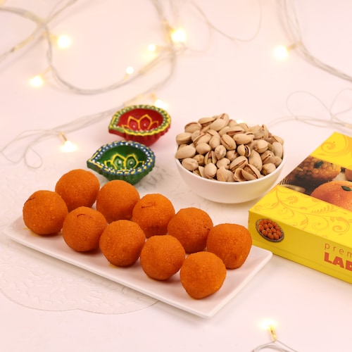 Buy Motichoor Laddu with Pista and Diyas