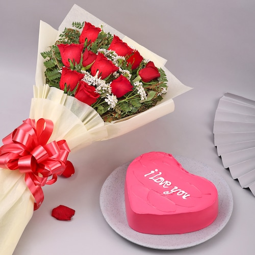 Buy Vibrant Roses with Hearty Vanilla Cake