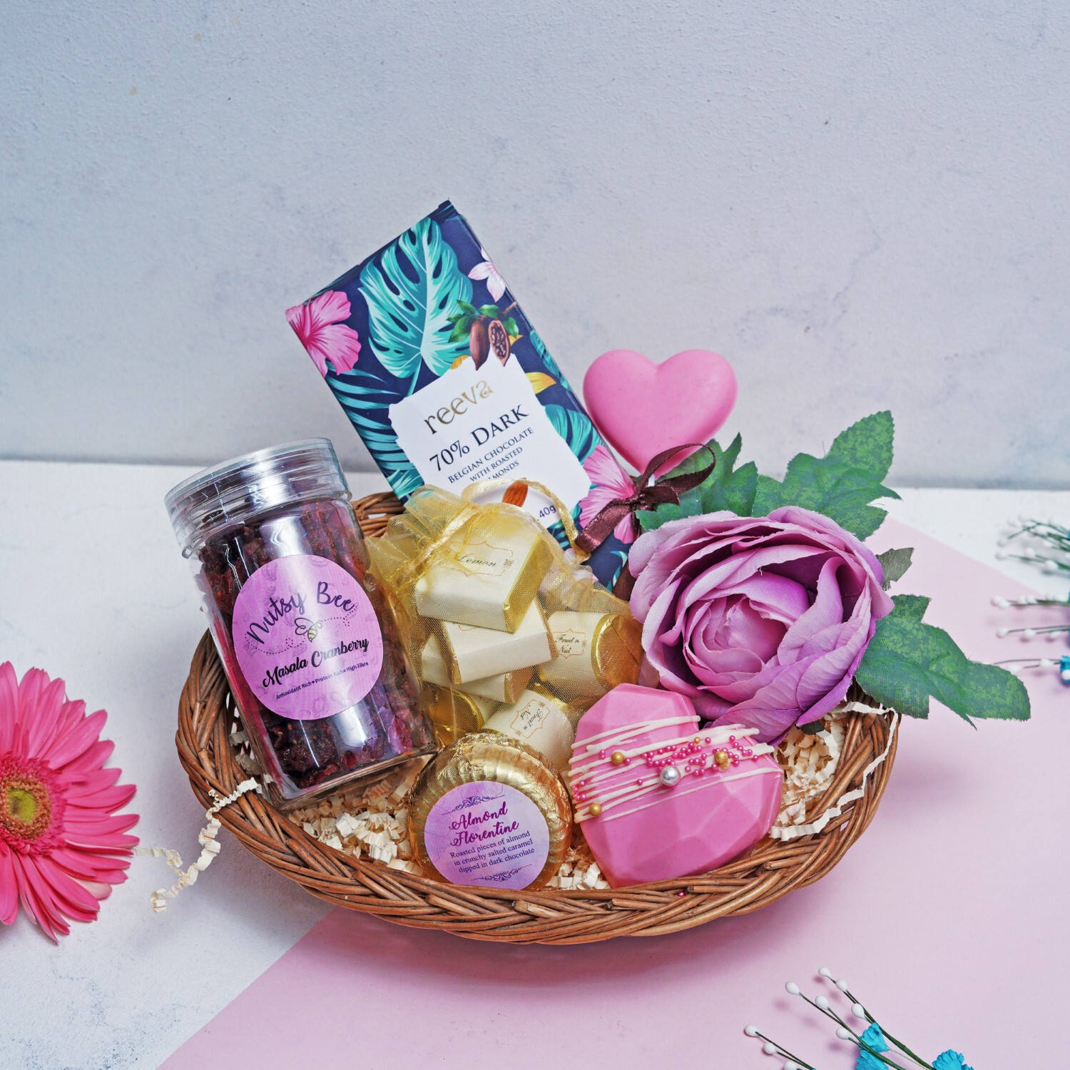 Quirky Pastel Mothers Day Hamper: Gift/Send Mother's Day Gifts Online  JVS1205084 |IGP.com