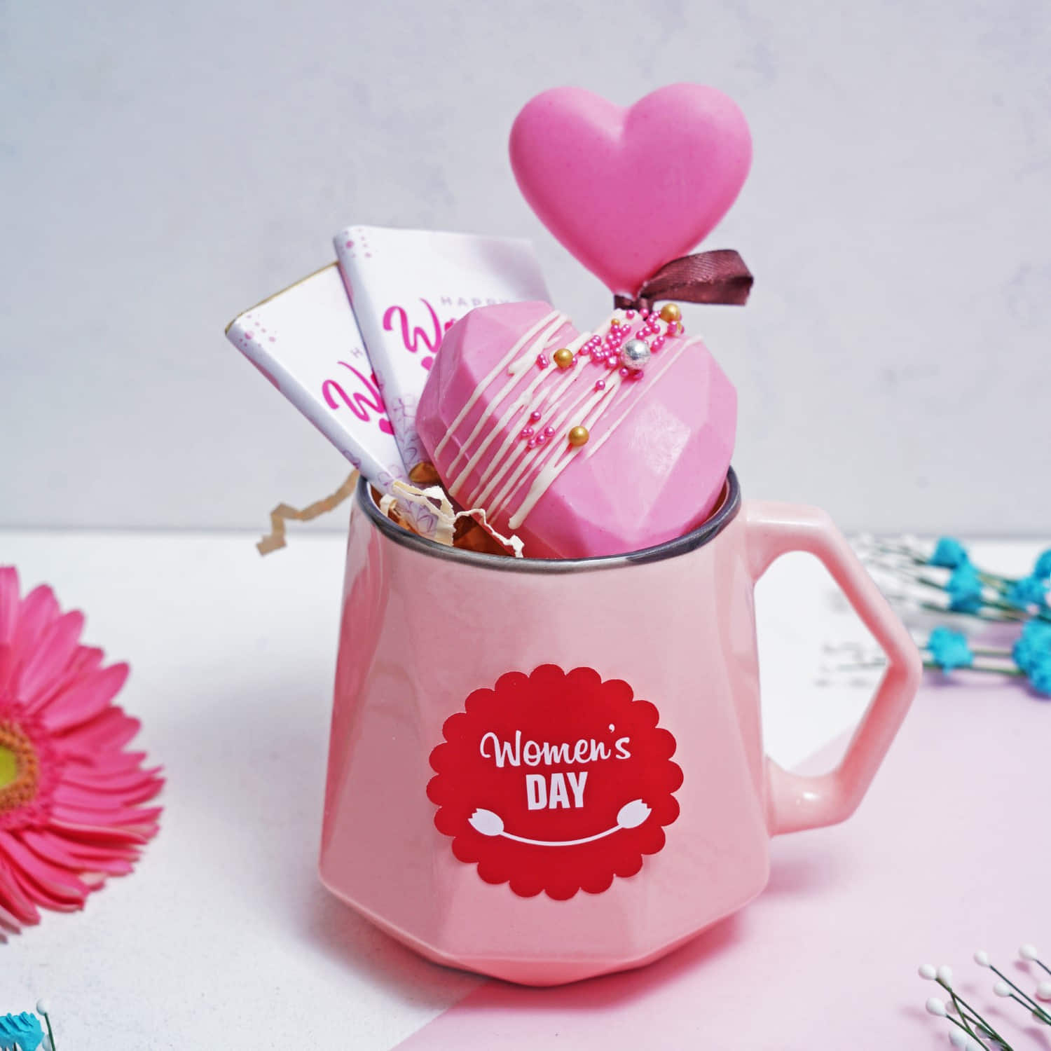 Deliver fantastic be my valentine gift hamper to Pune Today, Free Shipping  - PuneOnlineFlorists