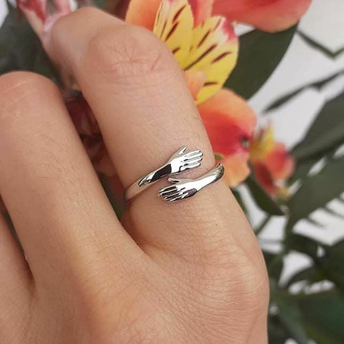 94107_Holding Hand Silver Ring