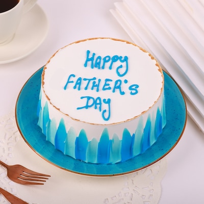 Tempting Vanilla Fathers Day Cake