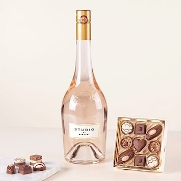 Rose Wine and Mini Pralines Hamper