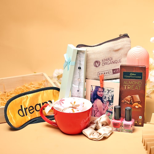 Buy Personalised Treasures Hamper for Sister