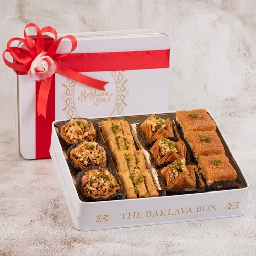 Buy Valentine Exclusive Baklava Delight With Card