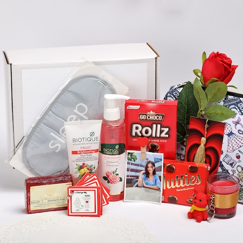 Buy Serene Personalized Glow Hamper