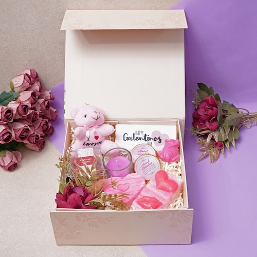 Buy Galentines Day Love Treats Hamper