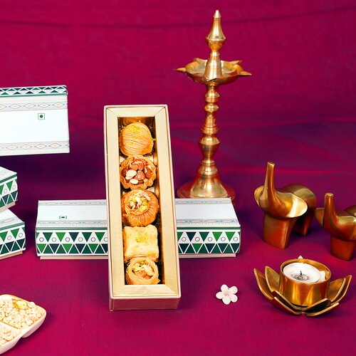 Buy Assorted Gift Box 100 gms