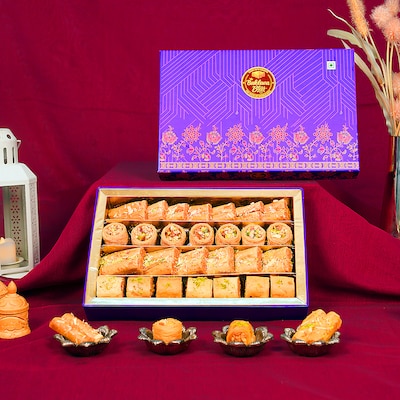 The Connoisseur Sweet Gift Box 500 gms