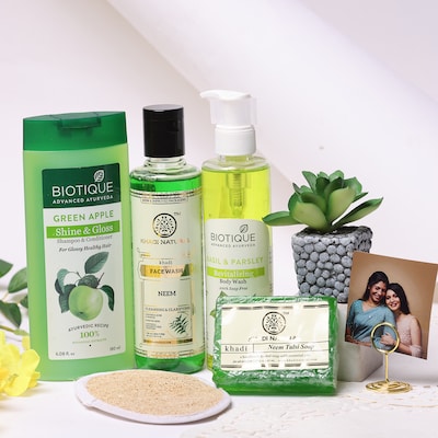 Natures Glow Gift Hamper for Her