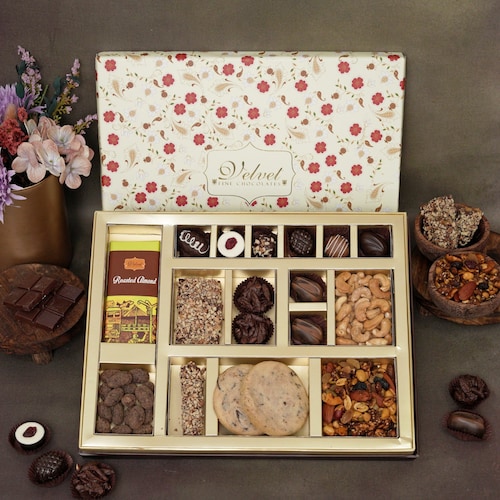 Buy Rakhi Chocolate Box with Mixed Chocolate Love