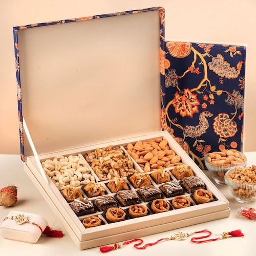 Buy Rakhi Rajghiraana Box with Assorted Dry Fruit and Baklava