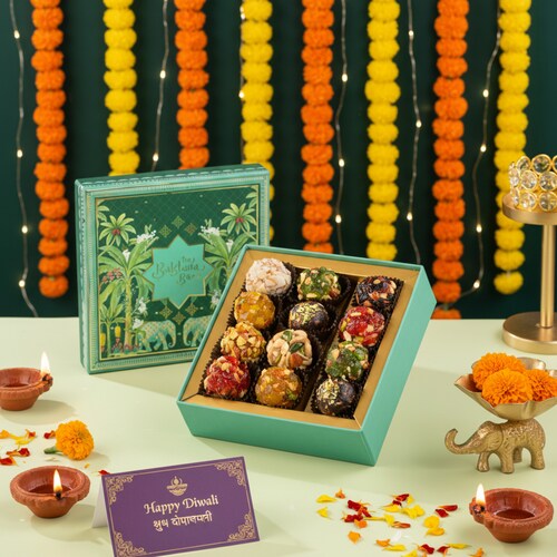 Buy Kusum Assorted Indian Fusion Sweets 16pcs