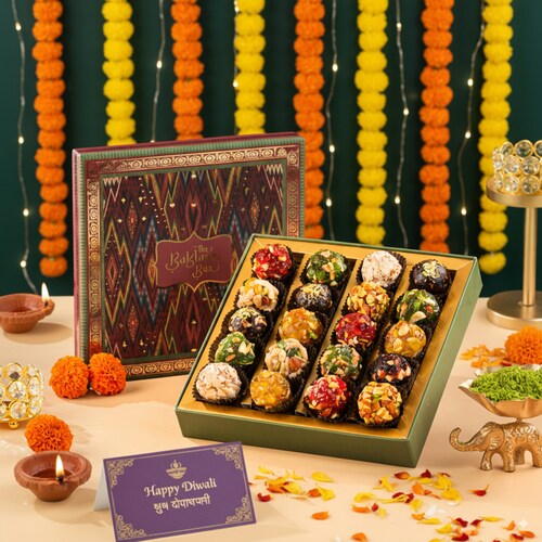 Buy IKAT Assorted Indian Fusion Sweets Box 20pcs