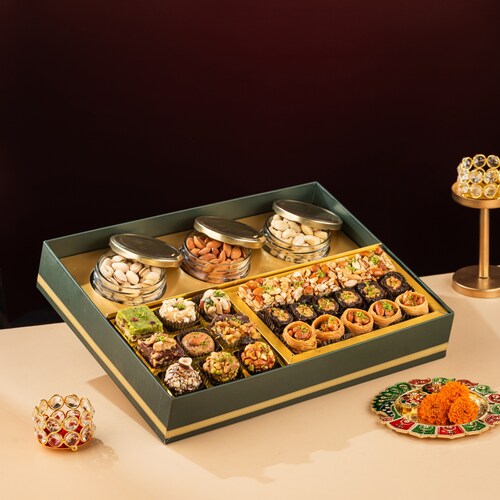 Buy Mayur Mahal Assorted Sweets and Dryfruit Hamper Box