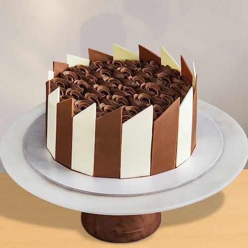 Buy Light Yummy Chocolate Cake
