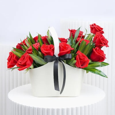 15 Red Roses Box
