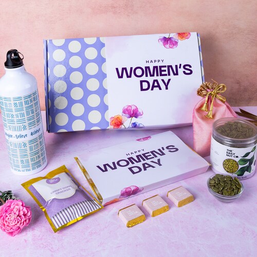 Buy Womens Day Personalised Gift Set