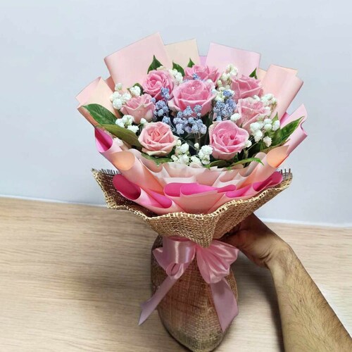 Buy Dashing Pink Roses Bouquet