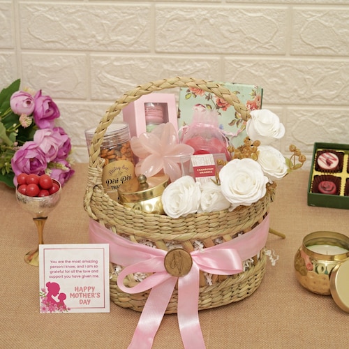 Buy Mothers Day Deluxe Treat and Care Hamper