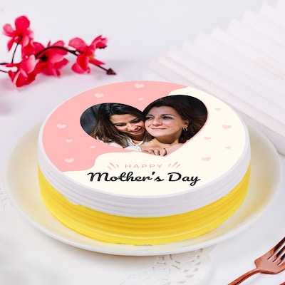 Mothers Day Moment Cake