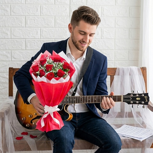 Buy Guitarist with 8 Red Roses